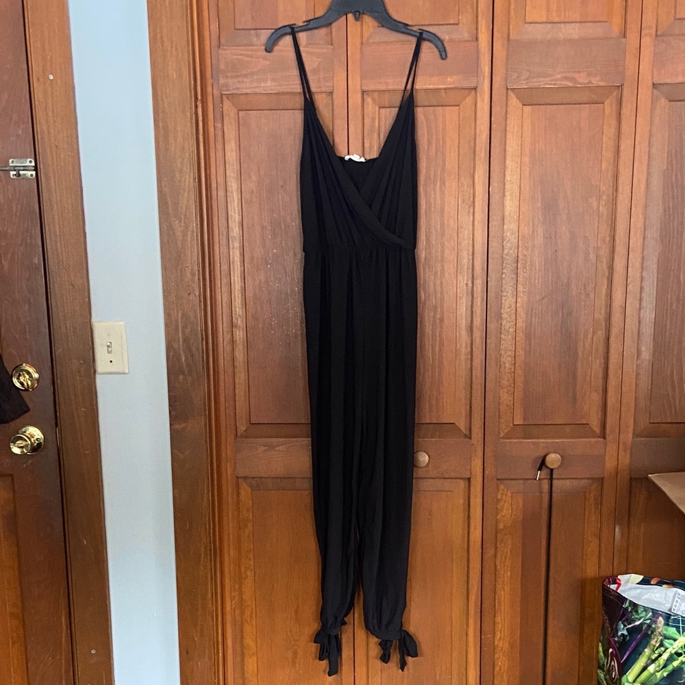 Rolla Coaster Black Spaghetti Sleeve Cropped Jumpsuit w/Sweetheart Neckline